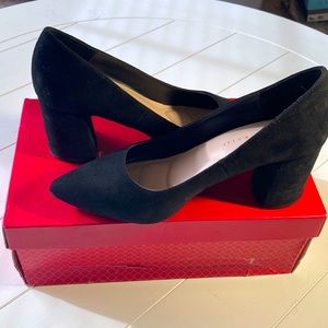 Gorgeous faux suede pumps